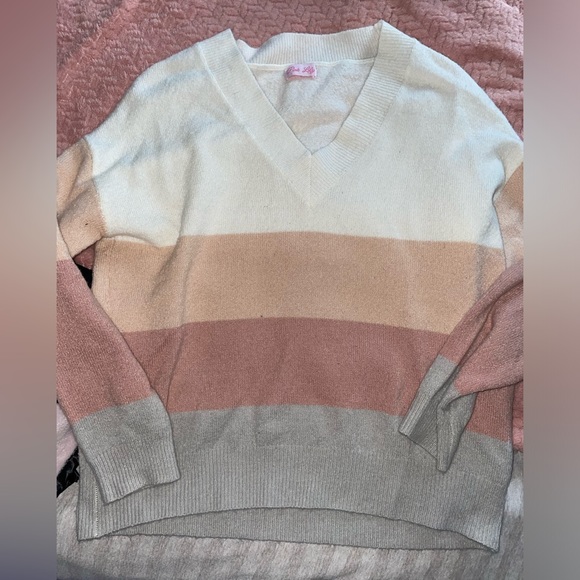 pink lily sweater - Picture 2 of 3